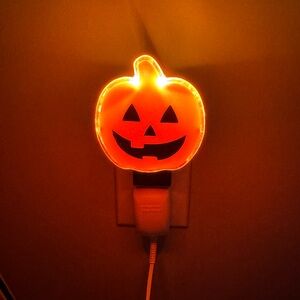 Neon Jack-O-Lantern Wallflower